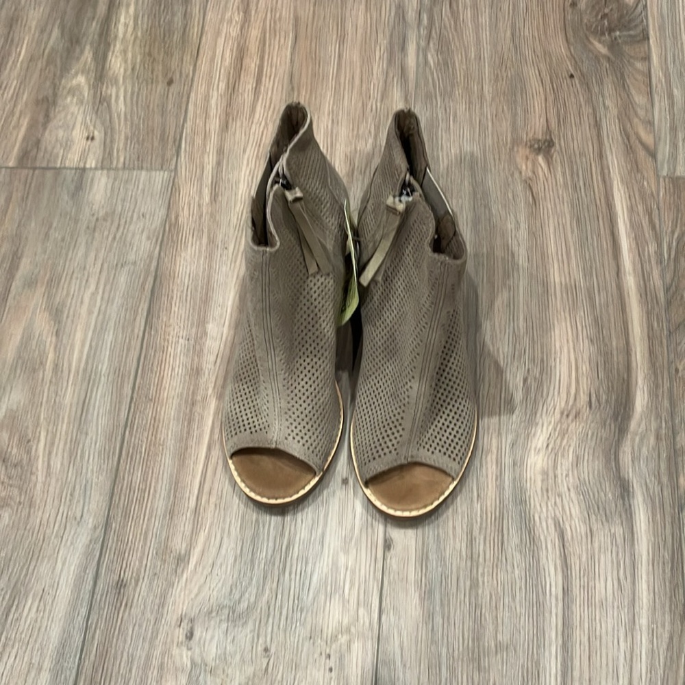 NWT LADIES TOMS MAJORCA PEEP TOE BOOTS SIZE 5.5 - Picture 2 of 8